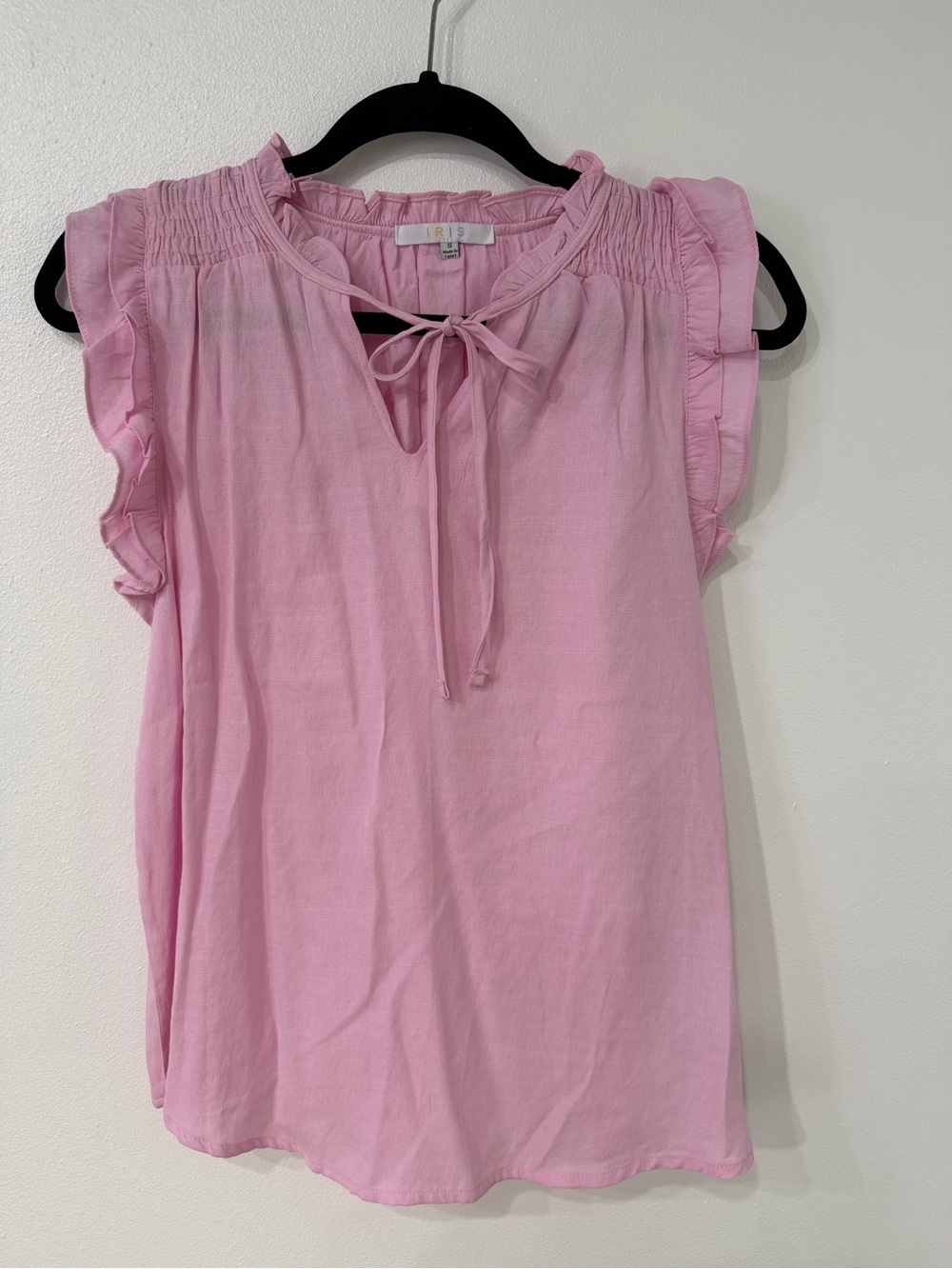 NWT Iris Los Angeles Pink Ruffle Flutter Sleeve Smocked Blouse Size Small